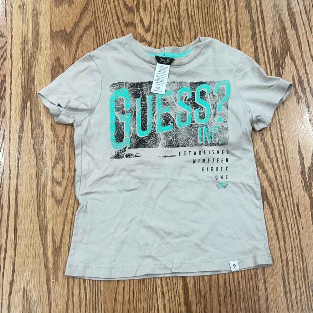 T shirt guess size 4 kids good condition